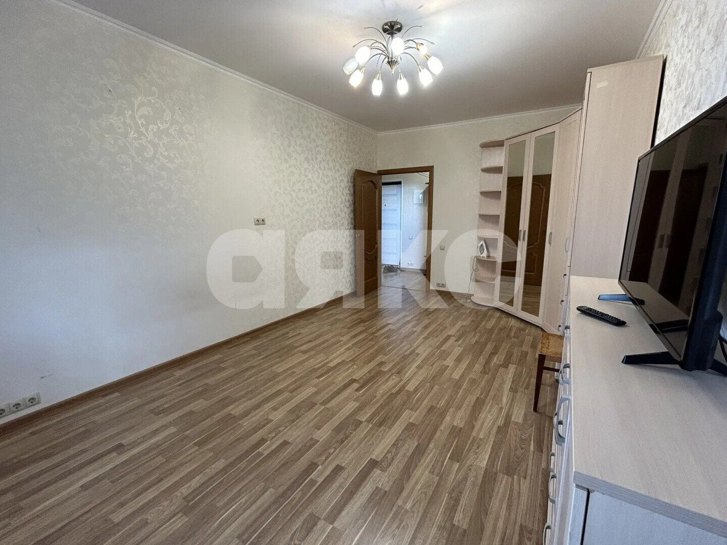 Фото №3: 1-комнатная квартира <span class="whitespace-nowrap">42 м²</span>, <span class="whitespace-nowrap">14/17 эт.</span> - Раменское, Залинейный, мкр. Солнечный, ул. Лучистая, 5