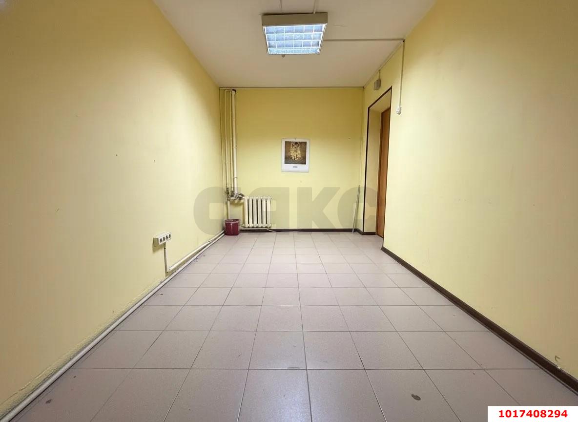 Фото №4: Торговое помещение 43 м² - Краснодар, Прикубанский внутригородской округ, мкр. Микрохирургии глаза, ул. Красных Партизан, 4/3