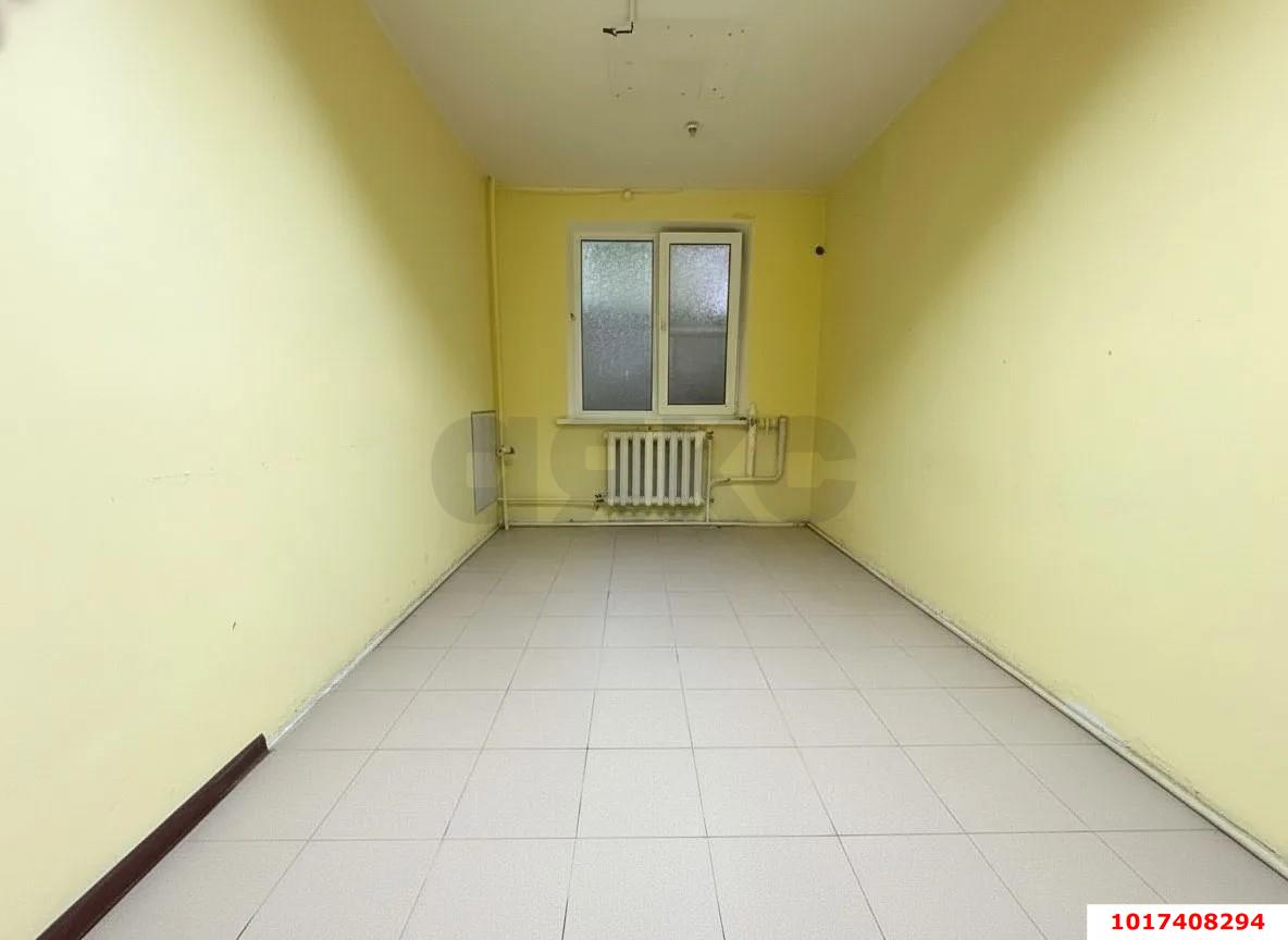 Фото №3: Торговое помещение 43 м² - Краснодар, Прикубанский внутригородской округ, мкр. Микрохирургии глаза, ул. Красных Партизан, 4/3