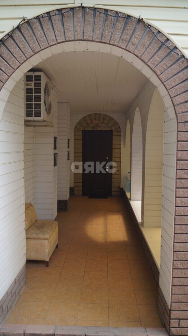 Фото №5: Дом <span class="whitespace-nowrap">171 м²</span> <span class="whitespace-nowrap">+ 999 сот.</span>, <span class="whitespace-nowrap">2 эт.</span> - Мелитополь, ул. Чайковского, 20