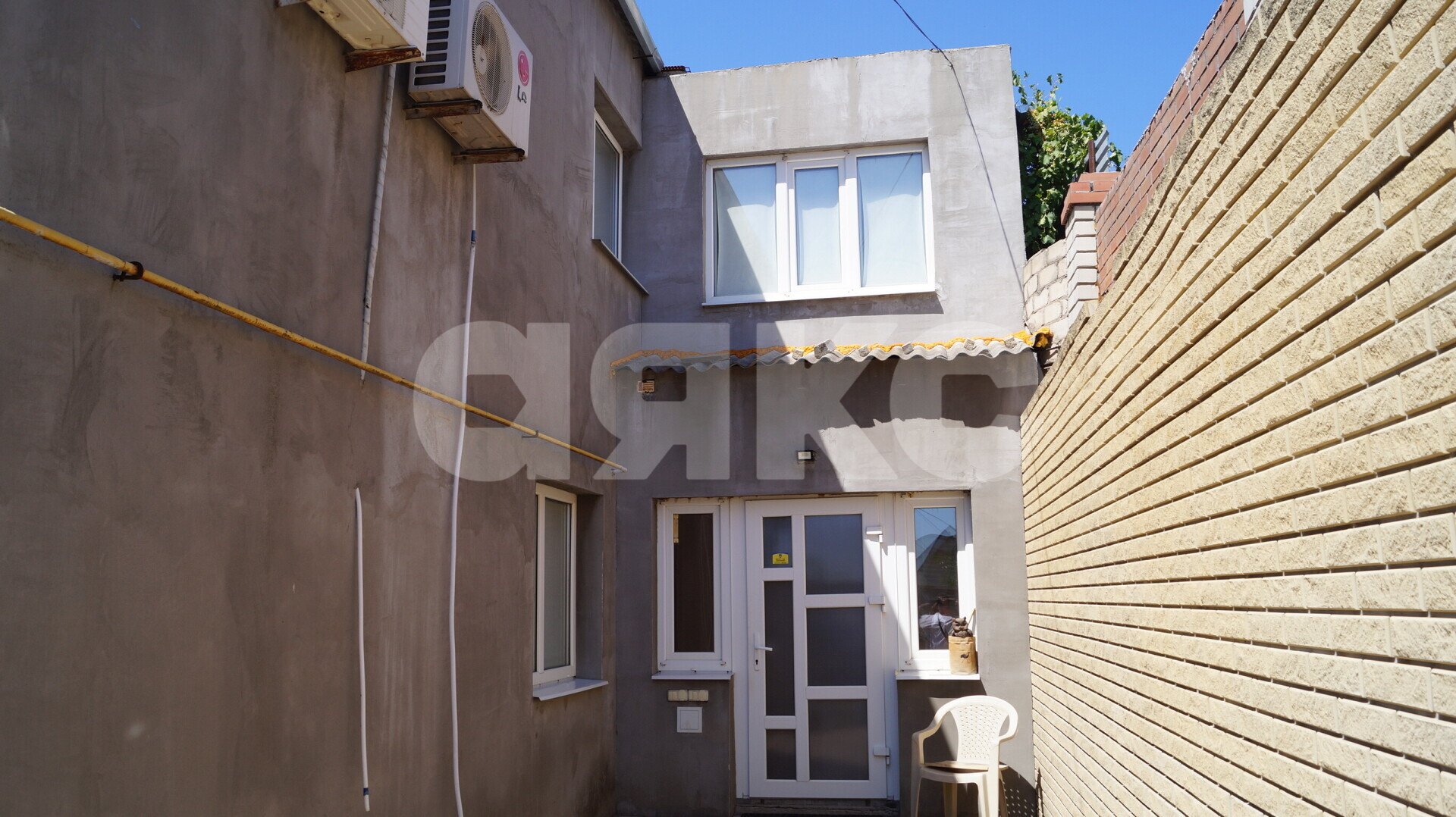 Фото №4: Дом <span class="whitespace-nowrap">98 м²</span> <span class="whitespace-nowrap">+ 600 сот.</span>, <span class="whitespace-nowrap">2 эт.</span> - Мелитополь, пер. Тельмана, 14
