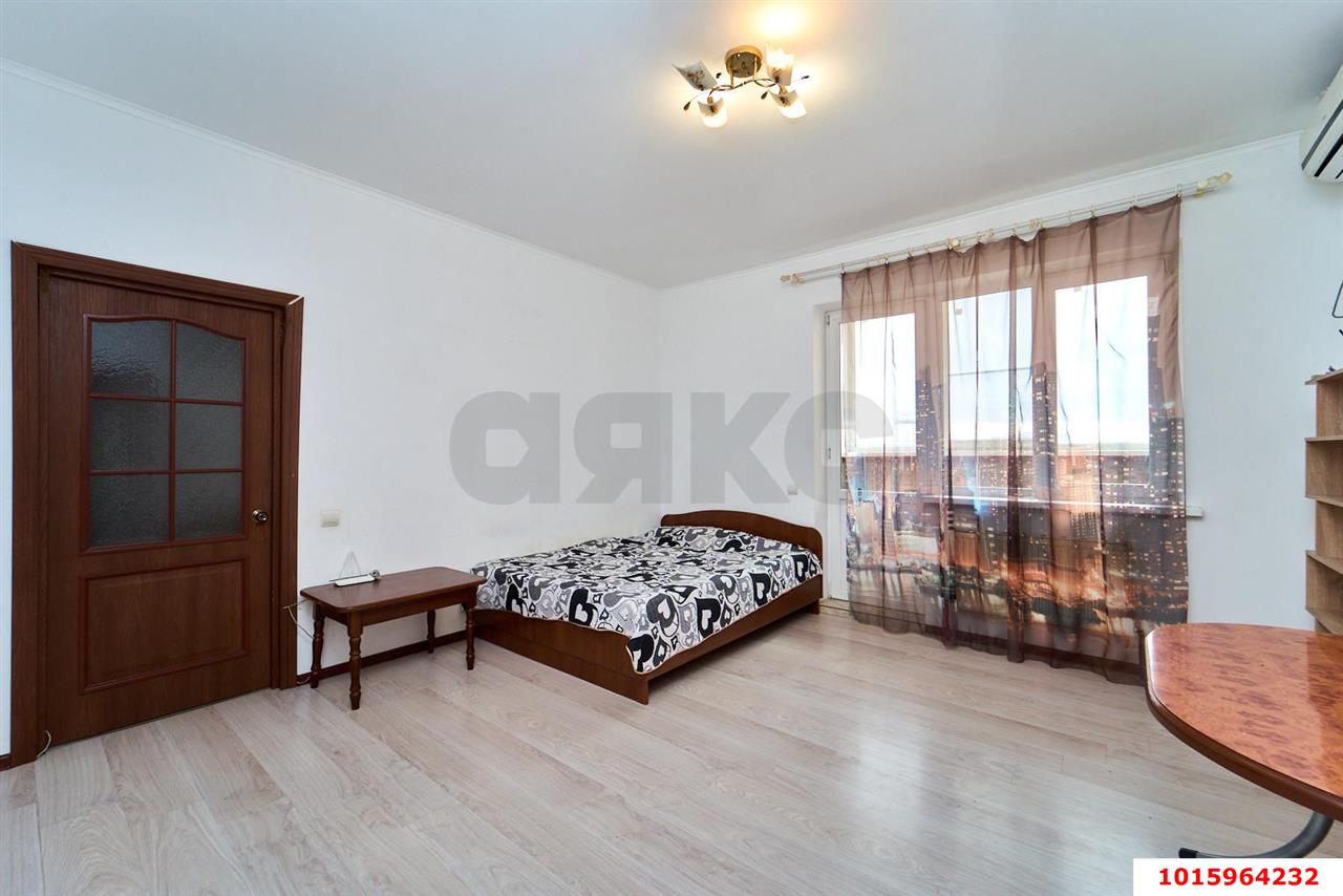 Фото №1: 1-комнатная квартира 50 м² - Краснодар, Центральный внутригородской округ, мкр. Завод Измерительных Приборов, ул. Зиповская, 3/3