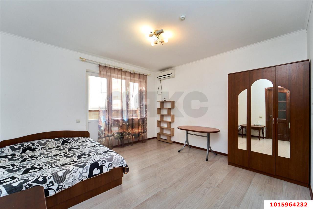 Фото №2: 1-комнатная квартира 50 м² - Краснодар, Центральный внутригородской округ, мкр. Завод Измерительных Приборов, ул. Зиповская, 3/3