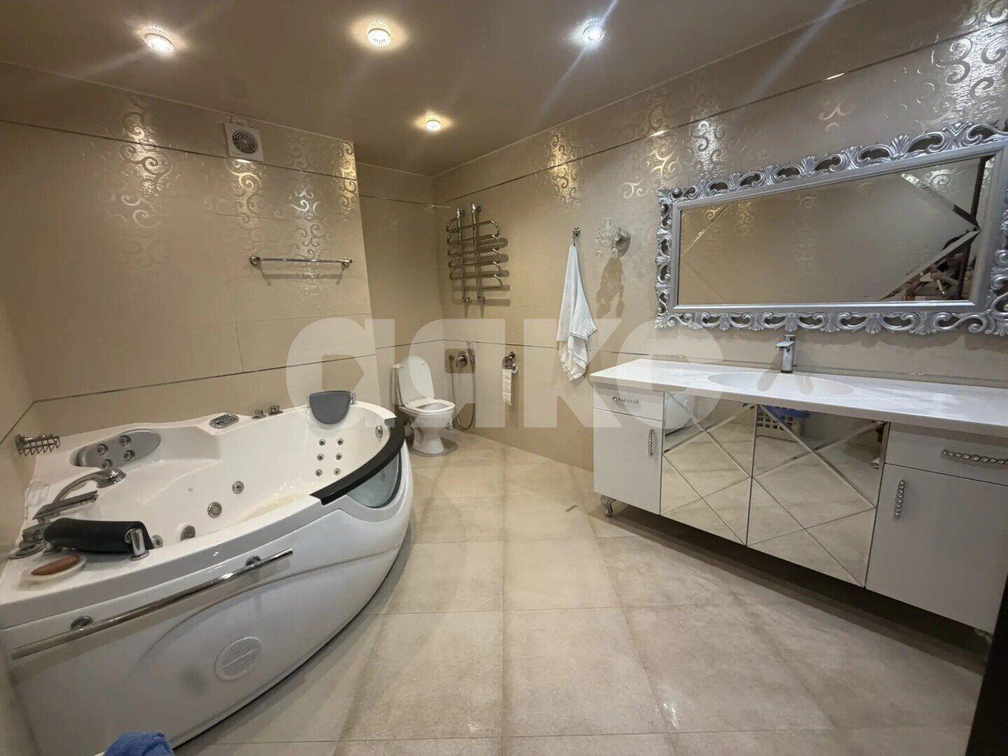 Фото №5: 3-комнатная квартира <span class="whitespace-nowrap">110 м²</span>, <span class="whitespace-nowrap">10/17 эт.</span> - ВНИИССОК, мкр. жилой комплекс Дубки, ул. Дружбы, 19