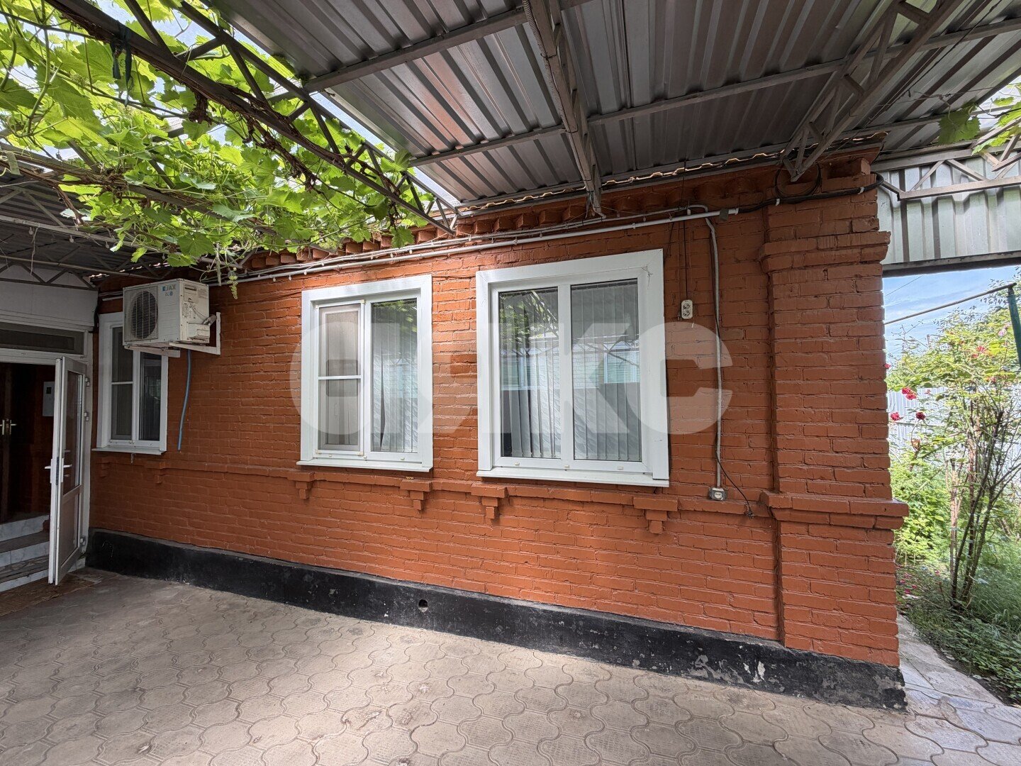 Фото №2: Дом <span class="whitespace-nowrap">66 м²</span> <span class="whitespace-nowrap">+ 709 сот.</span>, <span class="whitespace-nowrap">1 эт.</span> - Кореновск, мкр. 4-й квартал, ул. Выселковская, 4А