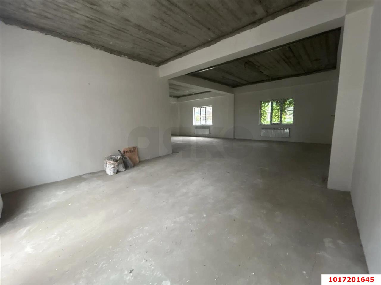 Фото №4: Торговое помещение <span class="whitespace-nowrap">124 м²</span>, <span class="whitespace-nowrap">1/3 эт.</span> - Краснодар, Прикубанский внутригородской округ, мкр. КП Изумрудный Город, ул. 2-я Ямальская, 7