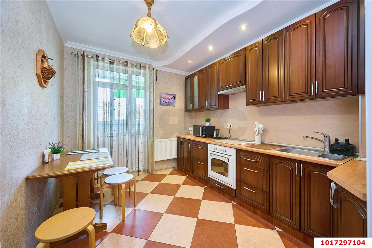 Фото №9: 1-комнатная квартира <span class="whitespace-nowrap">41 м²</span>, <span class="whitespace-nowrap">12/16 эт.</span> - Краснодар, Прикубанский внутригородской округ, Восточно-Кругликовский, мкр. ЖК Возрождение, ул. имени 40-летия Победы, 115