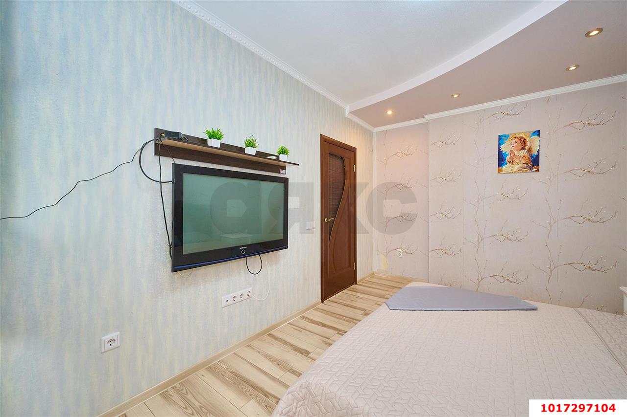 Фото №5: 1-комнатная квартира <span class="whitespace-nowrap">41 м²</span>, <span class="whitespace-nowrap">12/16 эт.</span> - Краснодар, Прикубанский внутригородской округ, Восточно-Кругликовский, мкр. ЖК Возрождение, ул. имени 40-летия Победы, 115