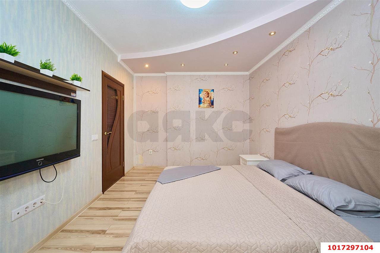 Фото №4: 1-комнатная квартира <span class="whitespace-nowrap">41 м²</span>, <span class="whitespace-nowrap">12/16 эт.</span> - Краснодар, Прикубанский внутригородской округ, Восточно-Кругликовский, мкр. ЖК Возрождение, ул. имени 40-летия Победы, 115