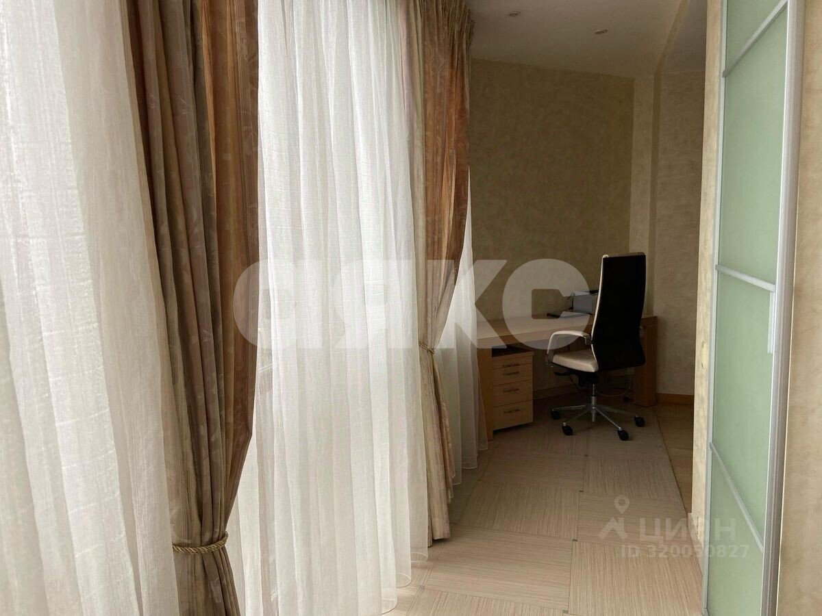 Фото №10: 4-комнатная квартира <span class="whitespace-nowrap">174 м²</span>, <span class="whitespace-nowrap">20/34 эт.</span> - Москва, ул. Исаковского, 39к1