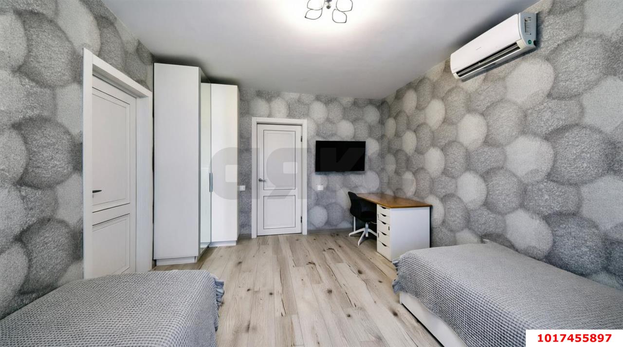 Фото №9: 3-комнатная квартира <span class="whitespace-nowrap">71 м²</span>, <span class="whitespace-nowrap">10/10 эт.</span> - Краснодар, Прикубанский внутригородской округ, мкр. Славянский, ул. Красных Партизан, 81