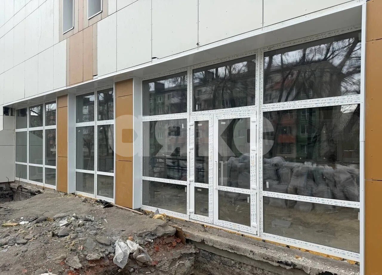 Фото №1: Коммерция 267 м² - Мариуполь, р. Жовтневый, пр-кт Строителей, 108А