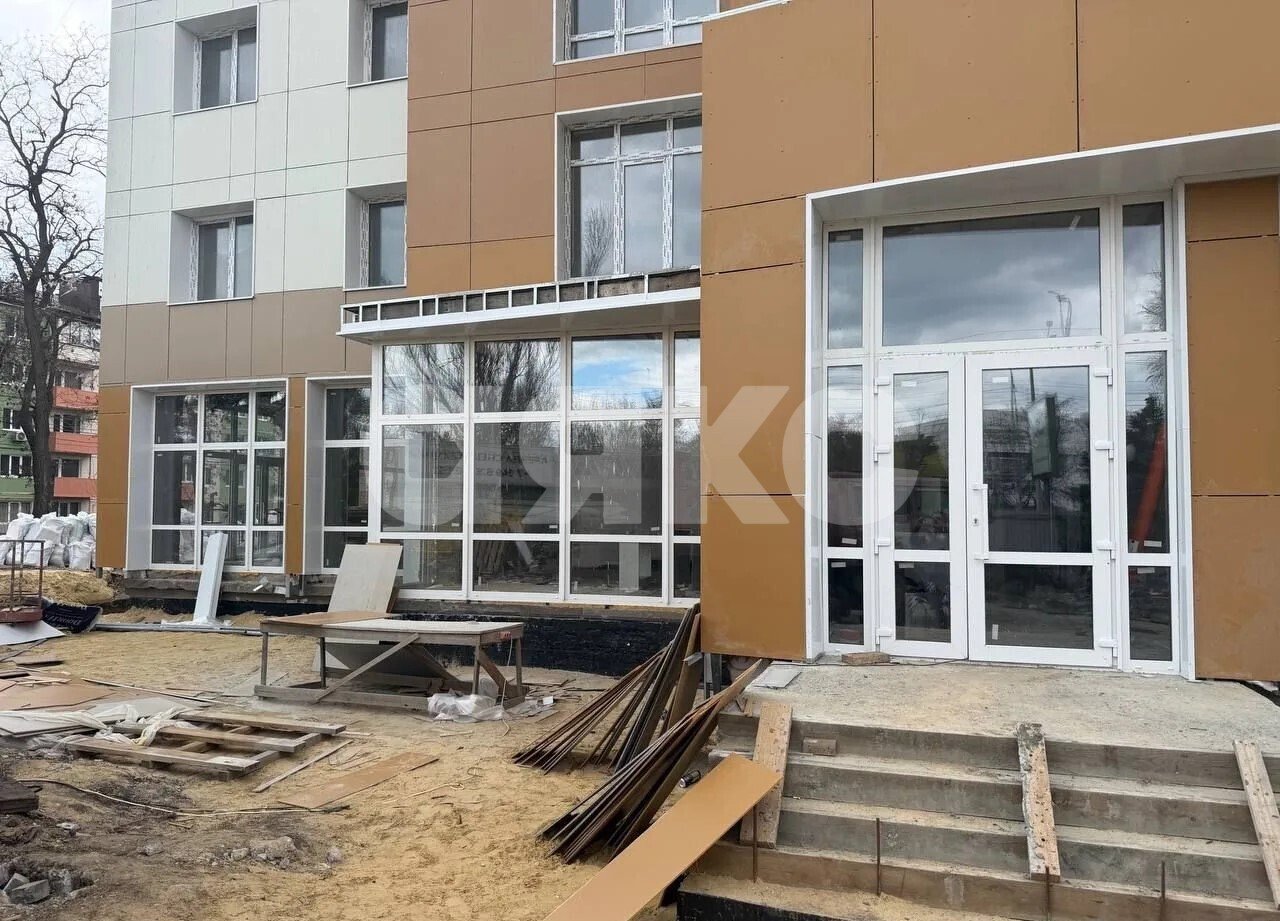 Фото №3: Коммерция 267 м² - Мариуполь, р. Жовтневый, пр-кт Строителей, 108А
