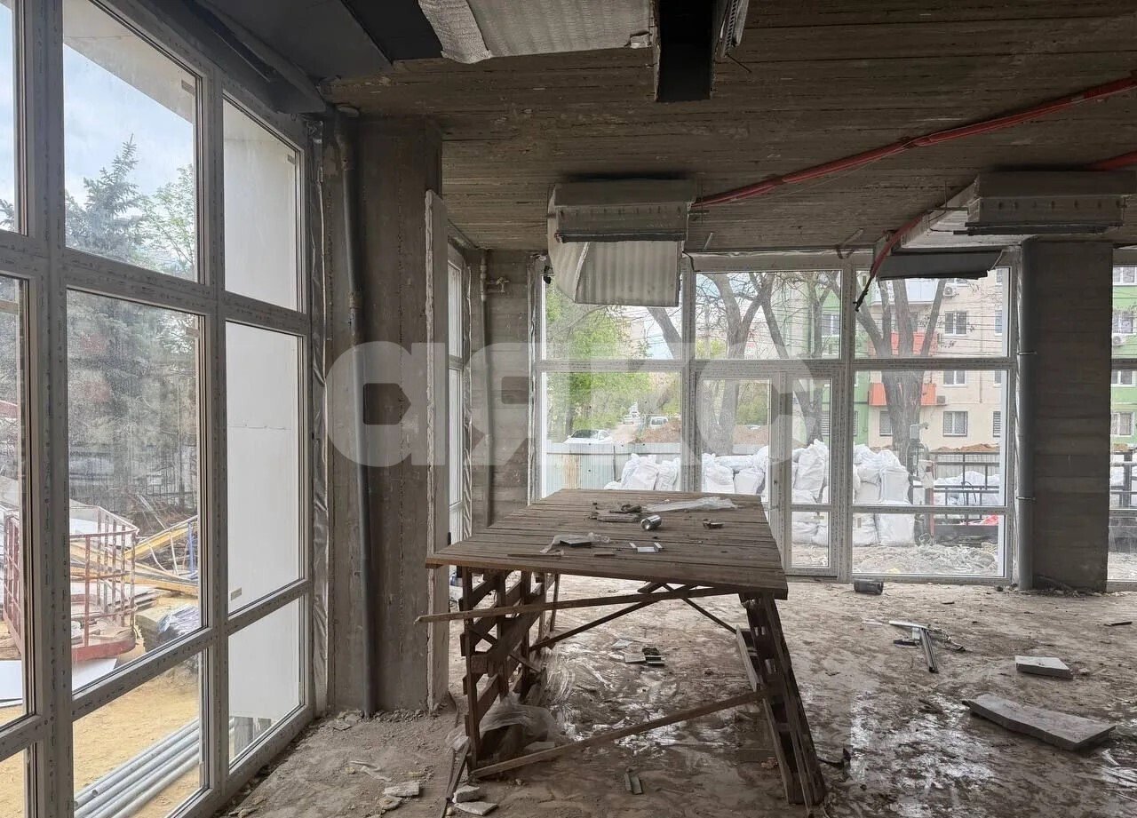 Фото №4: Коммерция 267 м² - Мариуполь, р. Жовтневый, пр-кт Строителей, 108А