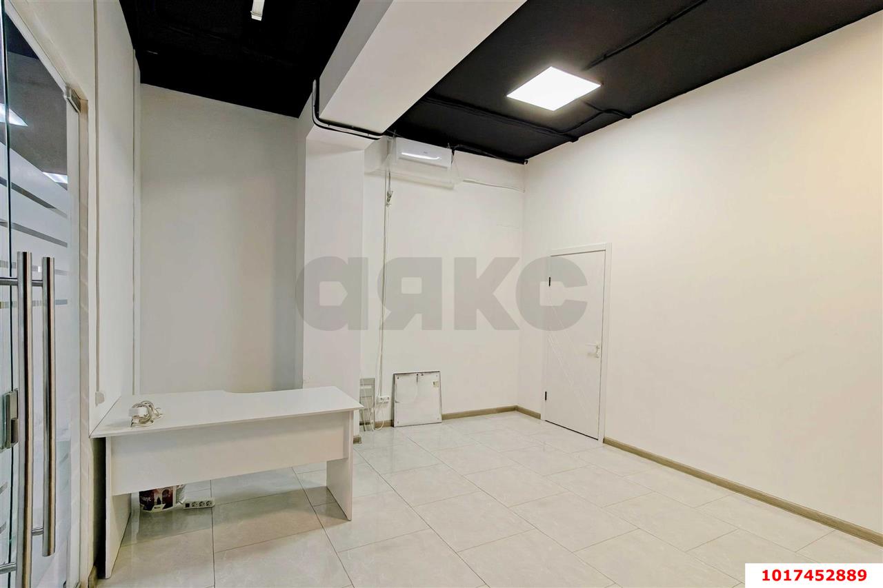 Фото №3: Отдельное здание <span class="whitespace-nowrap">280 м²</span>, <span class="whitespace-nowrap">2/2 эт.</span> - Яблоновский, ул. Гагарина, 188