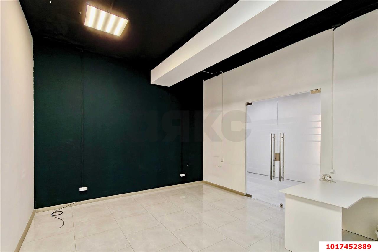 Фото №2: Отдельное здание <span class="whitespace-nowrap">280 м²</span>, <span class="whitespace-nowrap">2/2 эт.</span> - Яблоновский, ул. Гагарина, 188