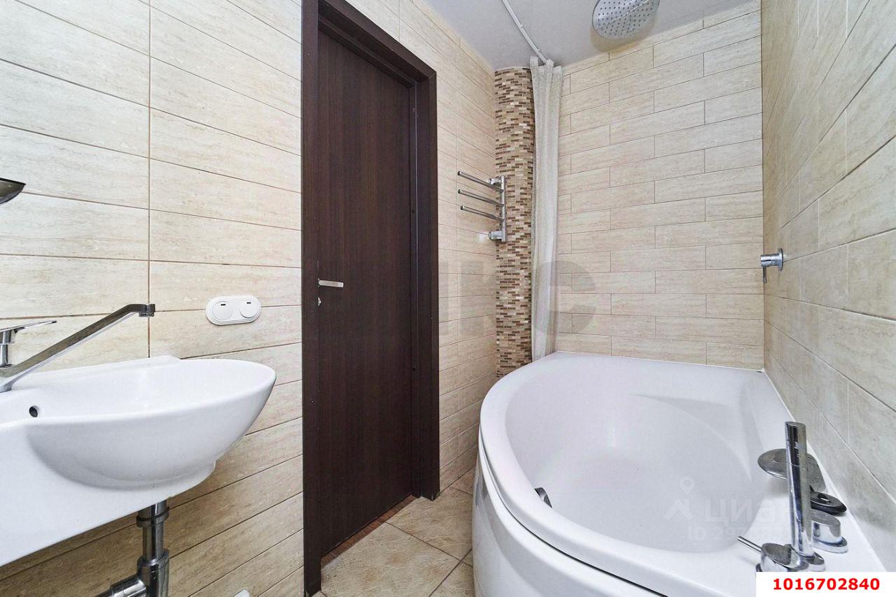 Фото №5: 1-комнатная квартира <span class="whitespace-nowrap">29 м²</span>, <span class="whitespace-nowrap">6/9 эт.</span> - Краснодар, Западный внутригородской округ, мкр. Центральный, ул. Красная, 43