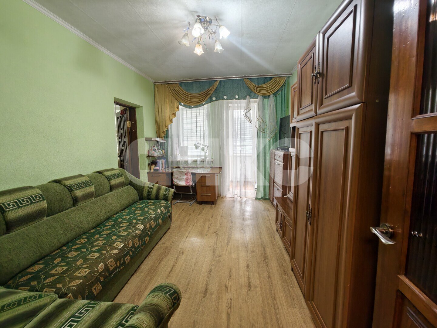 Фото №1: 2-комнатная квартира <span class="whitespace-nowrap">53 м²</span>, <span class="whitespace-nowrap">1/2 эт.</span> - Кореновск, мкр. 2-й квартал, ул. Железнодорожный Дом, 6