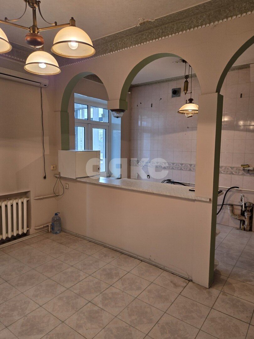 Фото №9: 3-комнатная квартира <span class="whitespace-nowrap">72 м²</span>, <span class="whitespace-nowrap">3/5 эт.</span> - Краснодар, Центральный внутригородской округ, мкр. Центральный, ул. Орджоникидзе, 56