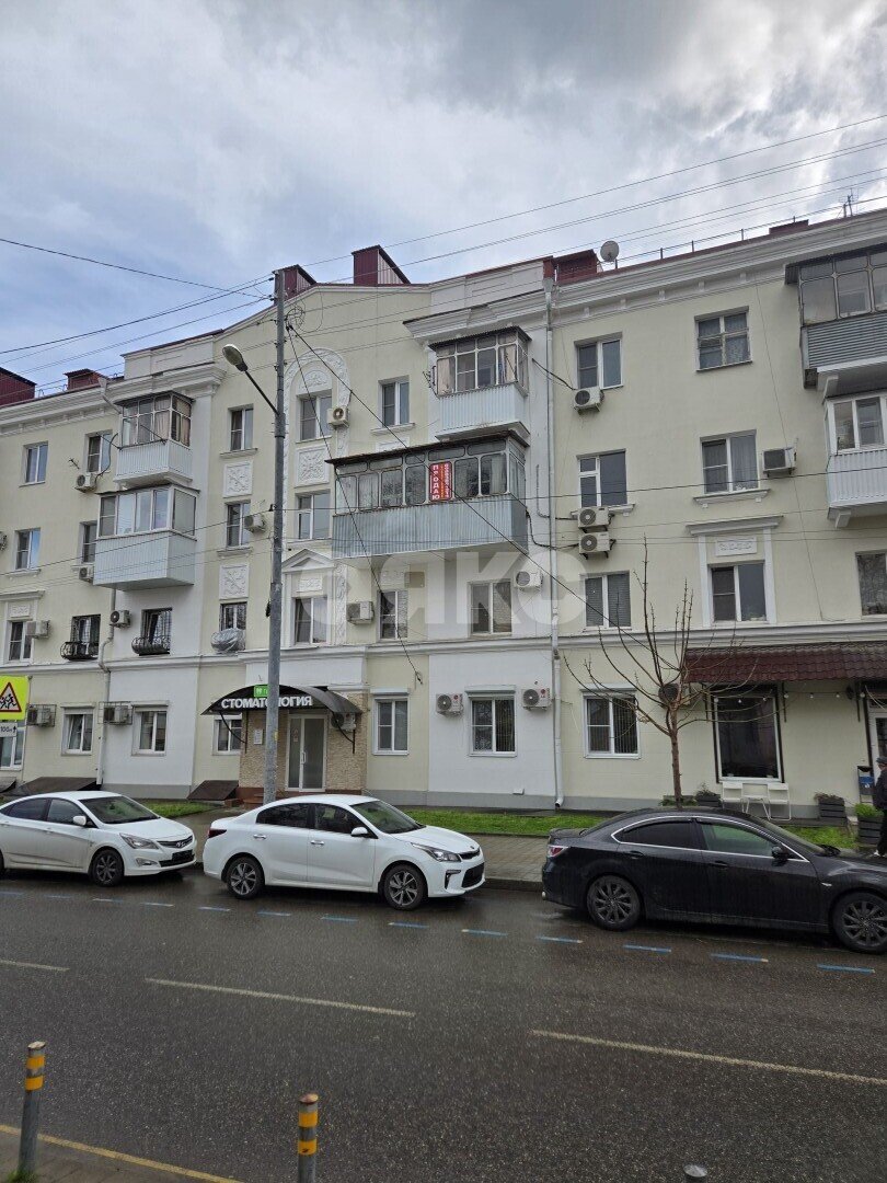 Фото №1: 3-комнатная квартира <span class="whitespace-nowrap">72 м²</span>, <span class="whitespace-nowrap">3/5 эт.</span> - Краснодар, Центральный внутригородской округ, мкр. Центральный, ул. Орджоникидзе, 56