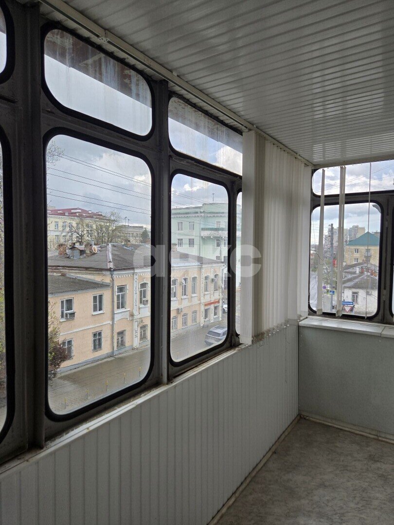 Фото №3: 3-комнатная квартира <span class="whitespace-nowrap">72 м²</span>, <span class="whitespace-nowrap">3/5 эт.</span> - Краснодар, Центральный внутригородской округ, мкр. Центральный, ул. Орджоникидзе, 56