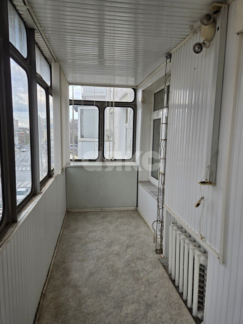 Фото №2: 3-комнатная квартира <span class="whitespace-nowrap">72 м²</span>, <span class="whitespace-nowrap">3/5 эт.</span> - Краснодар, Центральный внутригородской округ, мкр. Центральный, ул. Орджоникидзе, 56