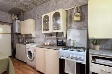 Фото №1: 3-комнатная квартира <span class="whitespace-nowrap">65 м²</span>, <span class="whitespace-nowrap">1/2 эт.</span> - Батайск, мкр. квартал Залесье, ул. Залесье, 5