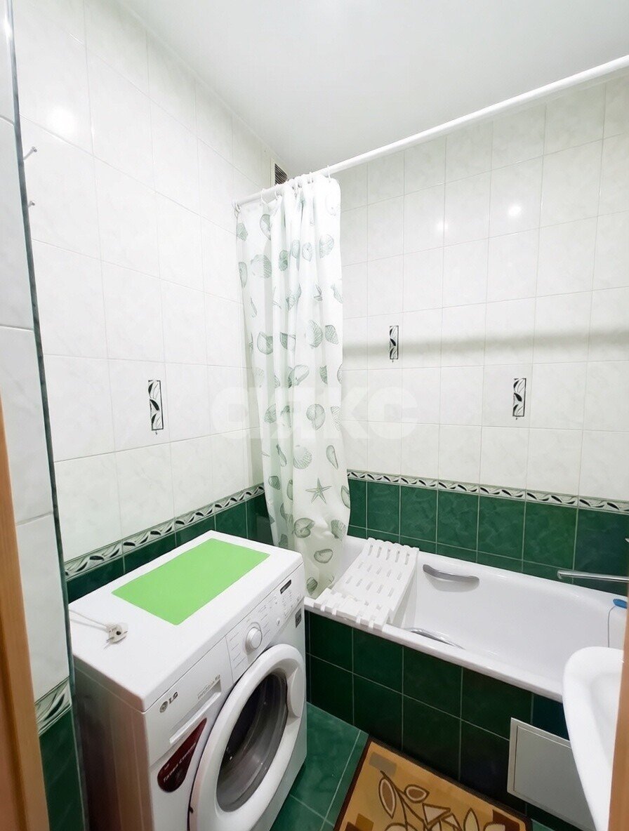 Фото №8: 3-комнатная квартира 69 м² - Майкоп, мкр. Центр, ул. Краснооктябрьская, 21
