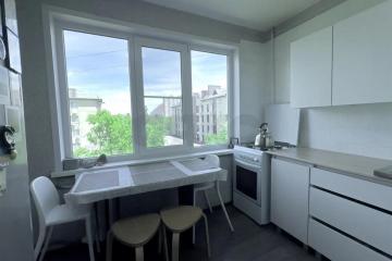 Фото №1: 2-комнатная квартира <span class="whitespace-nowrap">43 м²</span>, <span class="whitespace-nowrap">4/5 эт.</span> - Краснодар, мкр. Фестивальный, ул. имени Дзержинского, 103