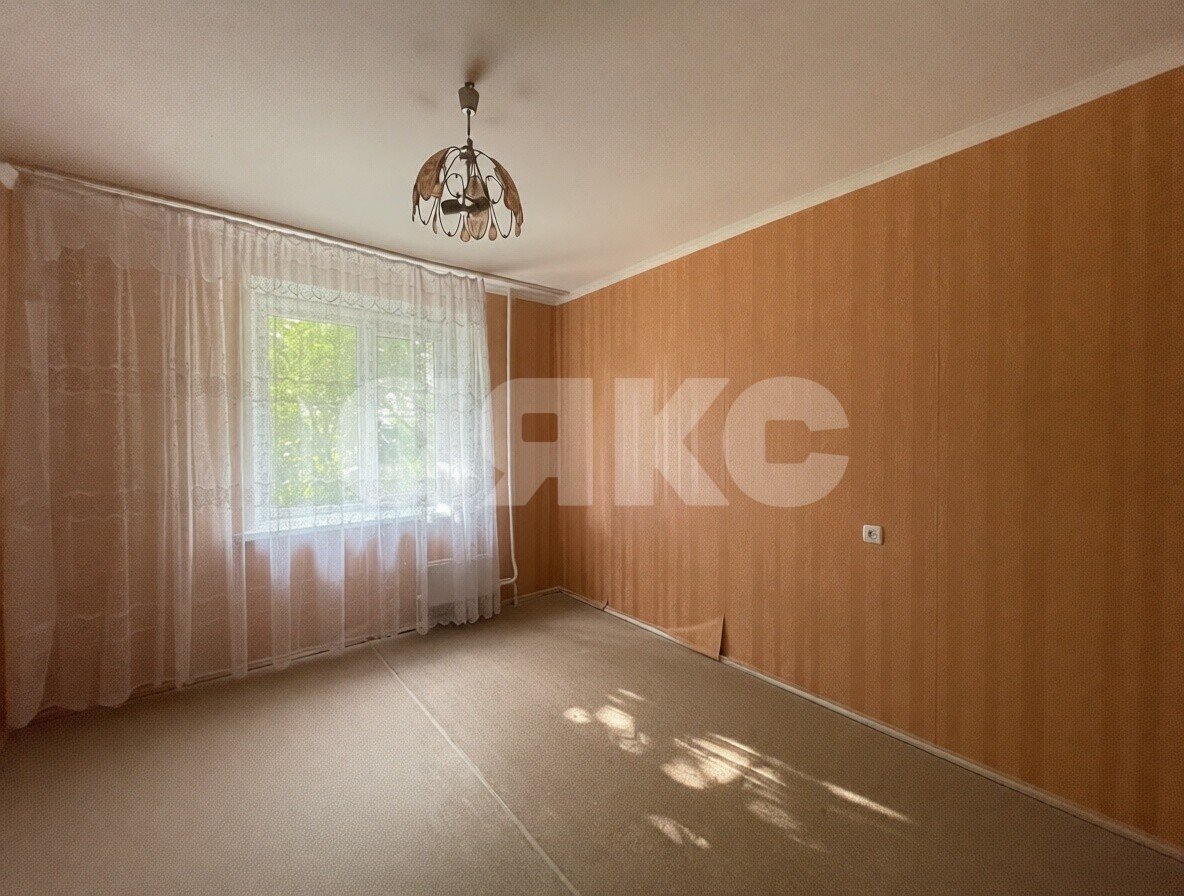 Фото №2: 2-комнатная квартира <span class="whitespace-nowrap">52 м²</span>, <span class="whitespace-nowrap">2/5 эт.</span> - Майкоп, ул. Кооперативная, 78