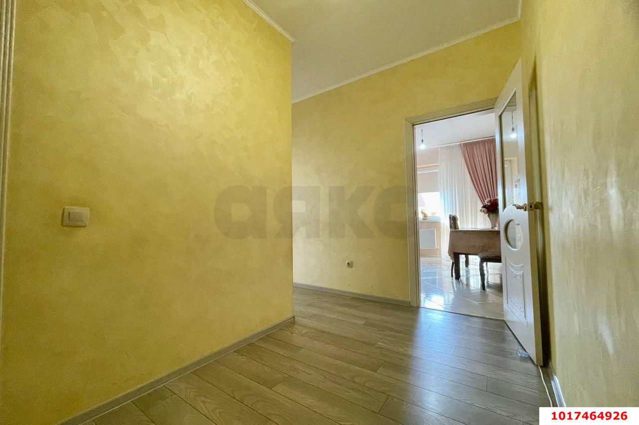 Фото №9: 2-комнатная квартира <span class="whitespace-nowrap">56 м²</span>, <span class="whitespace-nowrap">12/16 эт.</span> - Краснодар, Западный внутригородской округ, мкр. Юбилейный, ул. 70-летия Октября, 1/2
