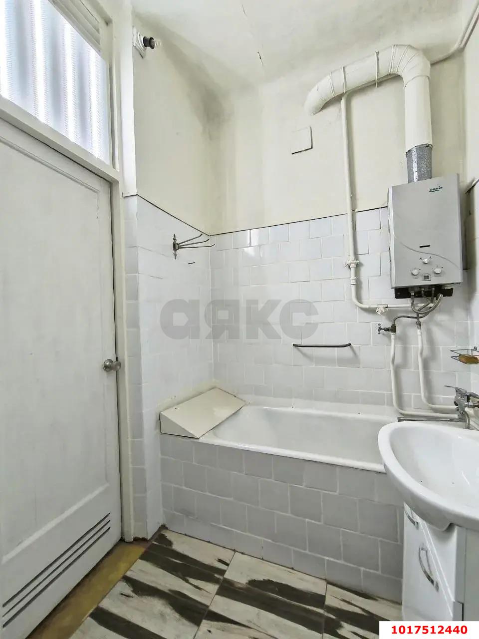 Фото №7: 1-комнатная квартира <span class="whitespace-nowrap">39 м²</span>, <span class="whitespace-nowrap">4/5 эт.</span> - Краснодар, Центральный внутригородской округ, мкр. Центральный, ул. Мира, 90