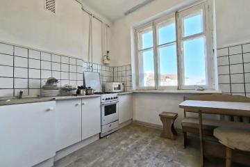 Фото №1: 1-комнатная квартира <span class="whitespace-nowrap">36 м²</span>, <span class="whitespace-nowrap">4/5 эт.</span> - Краснодар, мкр. Центральный, ул. Мира, 90