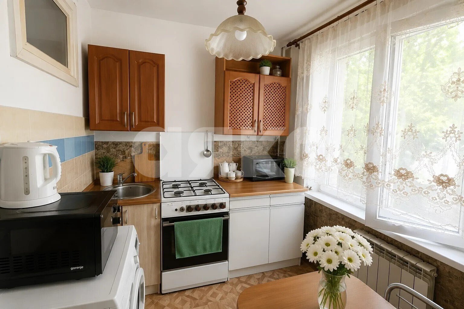 Фото №1: 2-комнатная квартира <span class="whitespace-nowrap">47 м²</span>, <span class="whitespace-nowrap">1/5 эт.</span> - Новокубанск, п. КНИИТИМ, ул. Ленинградская, 30