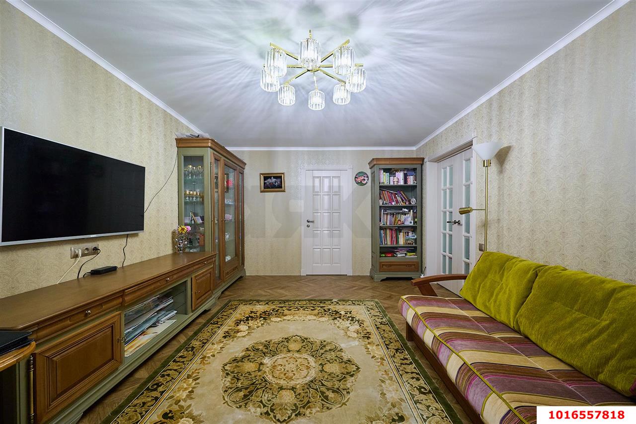 Фото №11: 2-комнатная квартира <span class="whitespace-nowrap">58 м²</span>, <span class="whitespace-nowrap">2/11 эт.</span> - Краснодар, Западный внутригородской округ, мкр. Центральный, ул. Октябрьская, 44