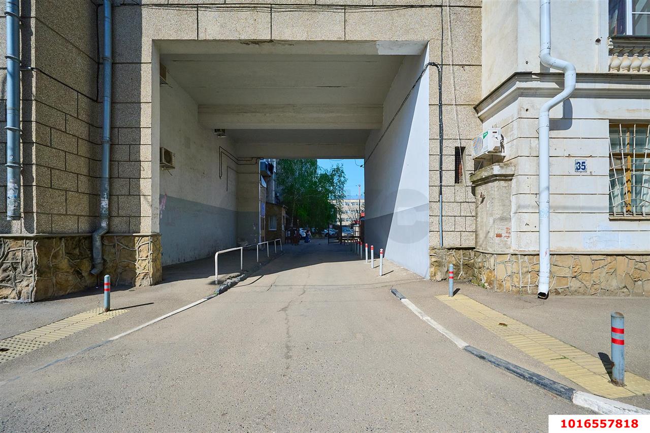 Фото №17: 2-комнатная квартира <span class="whitespace-nowrap">58 м²</span>, <span class="whitespace-nowrap">2/11 эт.</span> - Краснодар, Западный внутригородской округ, мкр. Центральный, ул. Октябрьская, 44