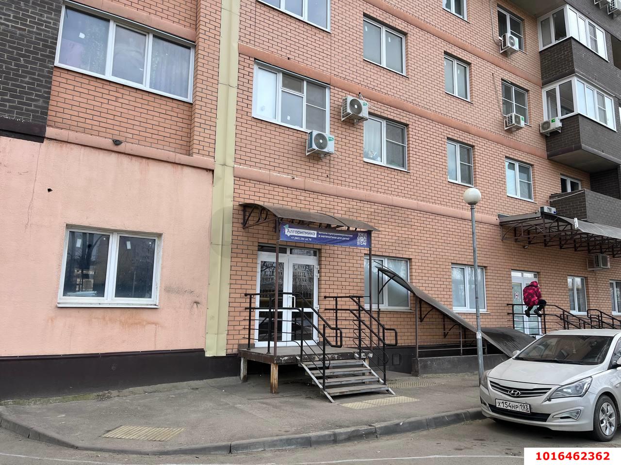 Фото №2: Торговое помещение <span class="whitespace-nowrap">70 м²</span>, <span class="whitespace-nowrap">1/16 эт.</span> - Краснодар, Карасунский внутригородской округ, Почтовый, мкр. жилой комплекс Авиатор, ул. имени Валерия Гассия, 2