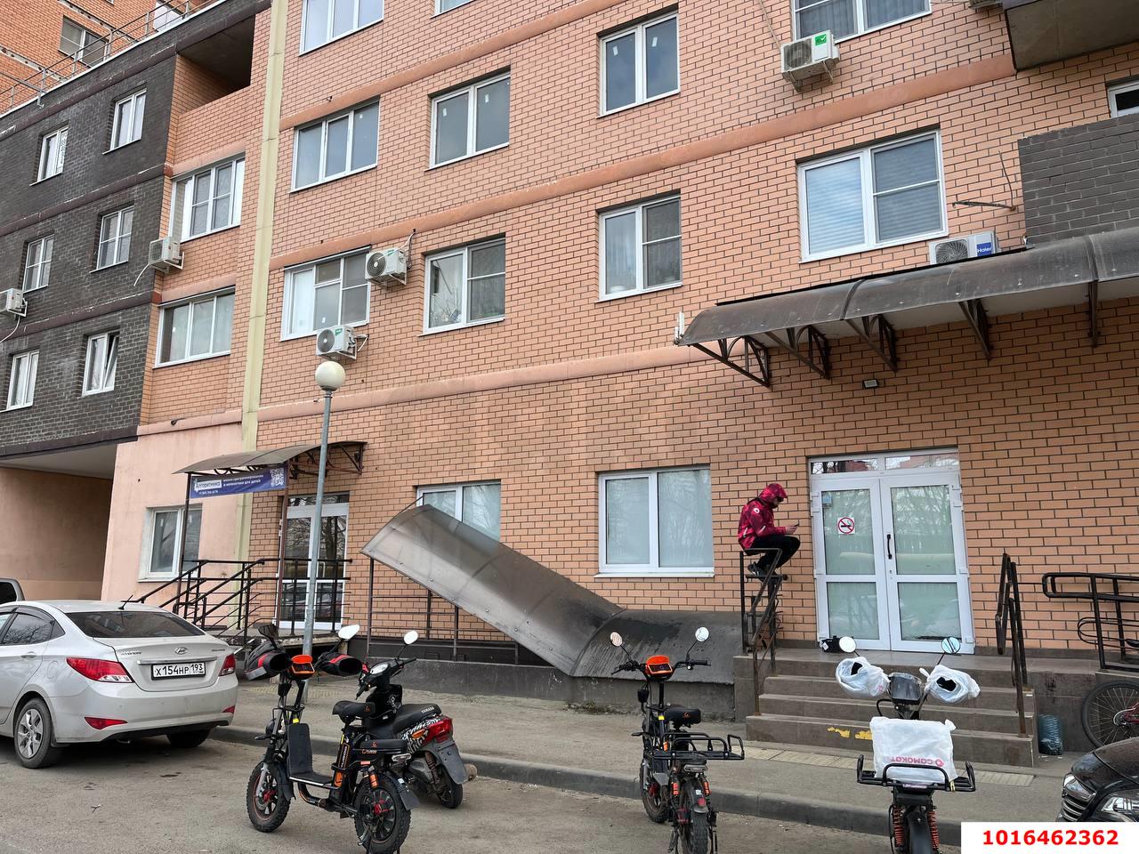 Фото №3: Торговое помещение <span class="whitespace-nowrap">70 м²</span>, <span class="whitespace-nowrap">1/16 эт.</span> - Краснодар, Карасунский внутригородской округ, Почтовый, мкр. жилой комплекс Авиатор, ул. имени Валерия Гассия, 2