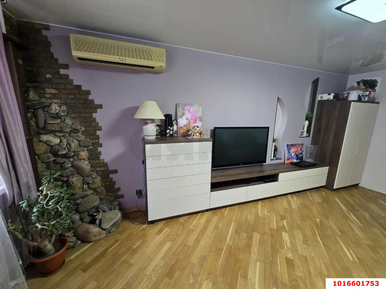 Фото №6: 4-комнатная квартира <span class="whitespace-nowrap">96 м²</span>, <span class="whitespace-nowrap">1/10 эт.</span> - Краснодар, Западный внутригородской округ, мкр. Юбилейный, ул. 70-летия Октября, 26