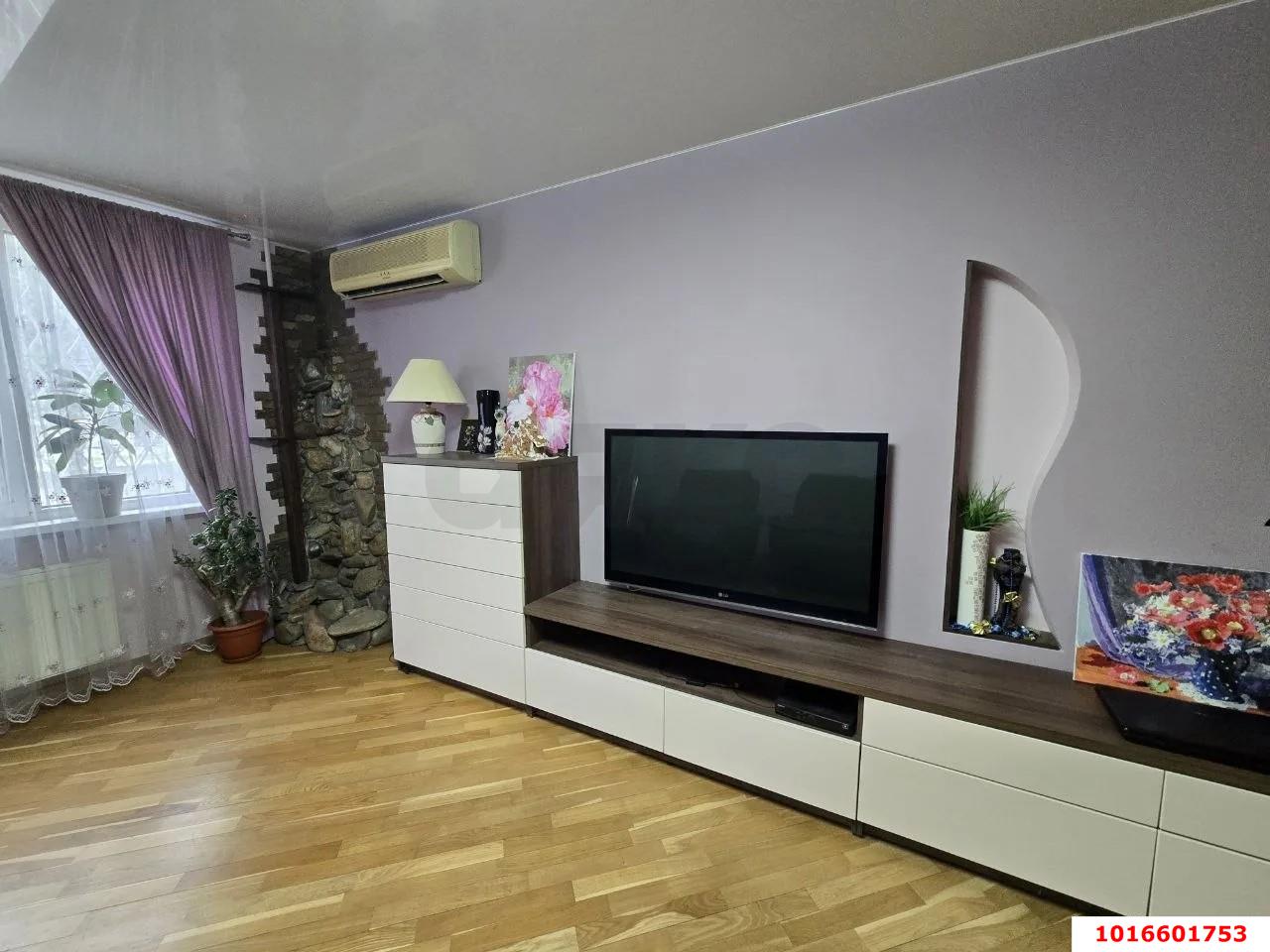 Фото №14: 4-комнатная квартира <span class="whitespace-nowrap">96 м²</span>, <span class="whitespace-nowrap">1/10 эт.</span> - Краснодар, Западный внутригородской округ, мкр. Юбилейный, ул. 70-летия Октября, 26