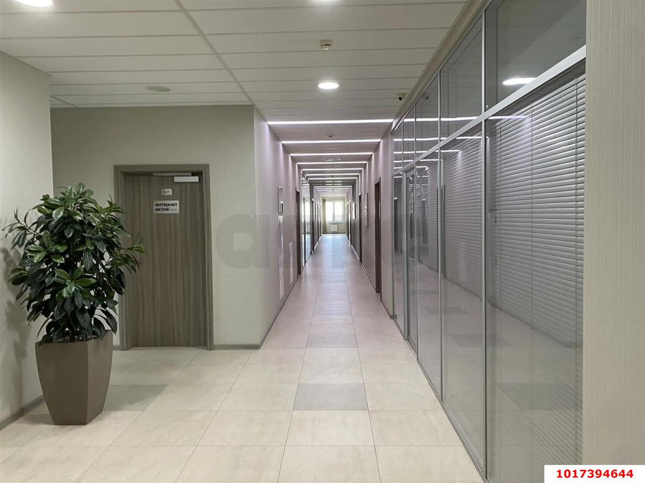 Фото №8: Офисное помещение <span class="whitespace-nowrap">40 м²</span>, <span class="whitespace-nowrap">5/6 эт.</span> - Краснодар, Центральный внутригородской округ, мкр. Центральный, ул. Митрофана Седина, 157
