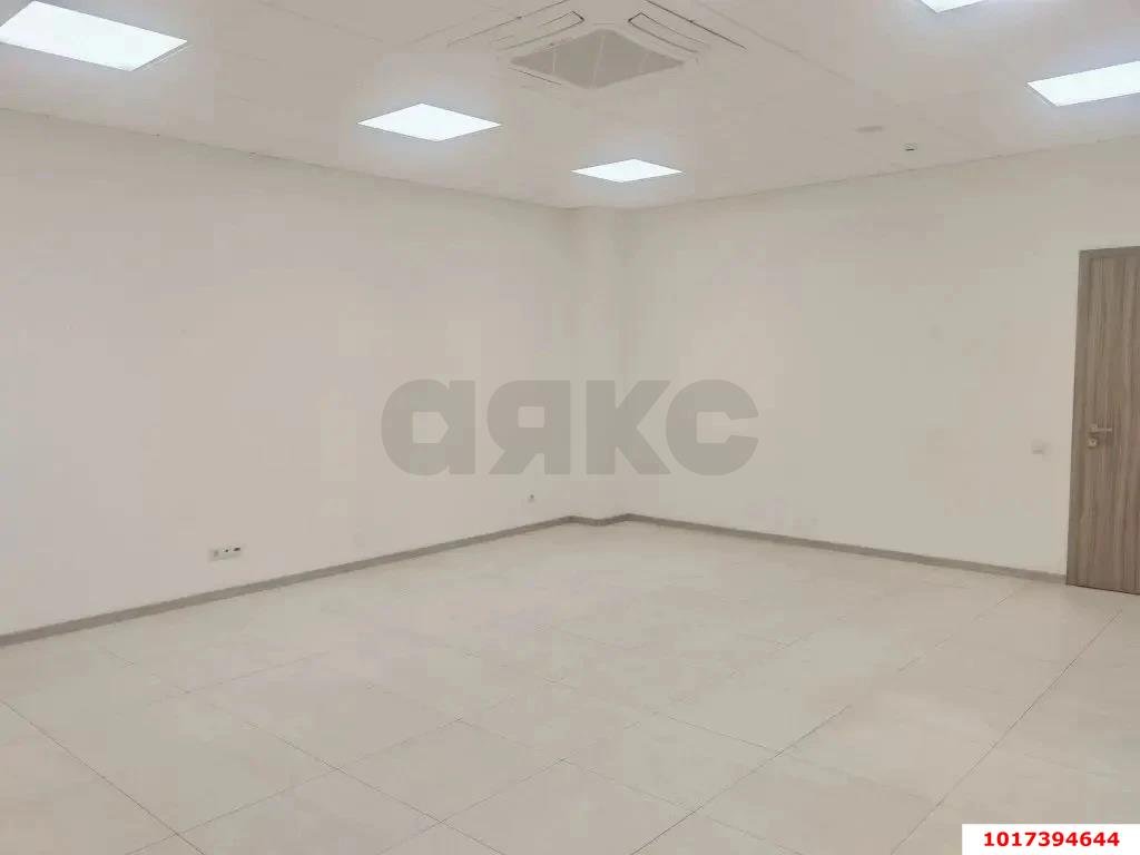 Фото №12: Офисное помещение <span class="whitespace-nowrap">40 м²</span>, <span class="whitespace-nowrap">5/6 эт.</span> - Краснодар, Центральный внутригородской округ, мкр. Центральный, ул. Митрофана Седина, 157