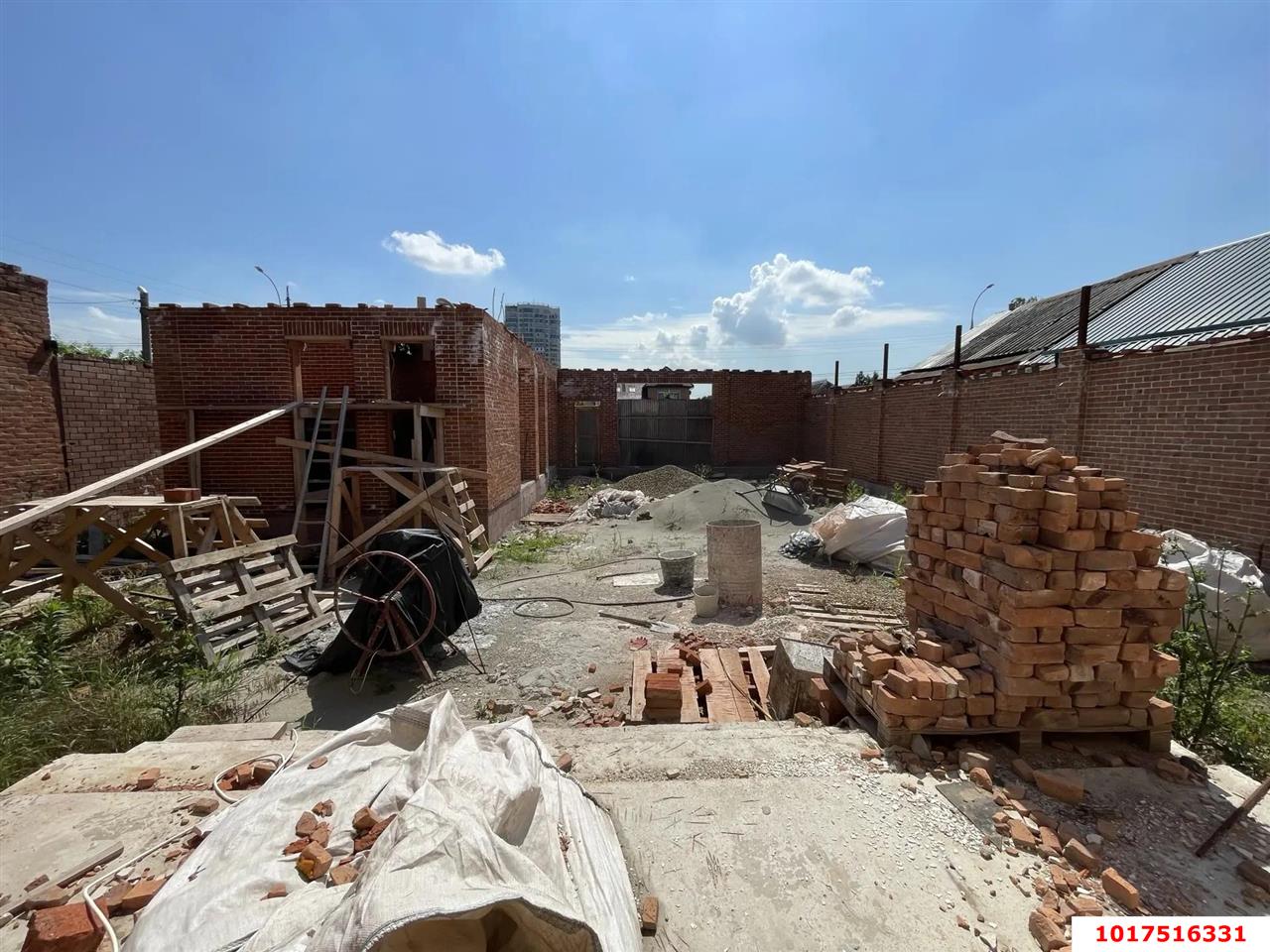 Фото №6: Дом <span class="whitespace-nowrap">319 м²</span> <span class="whitespace-nowrap">+ 6.04 сот.</span>, <span class="whitespace-nowrap">2 эт.</span> - Краснодар, Прикубанский внутригородской округ, мкр. Славянский, пр-д 3-й Линии, 72