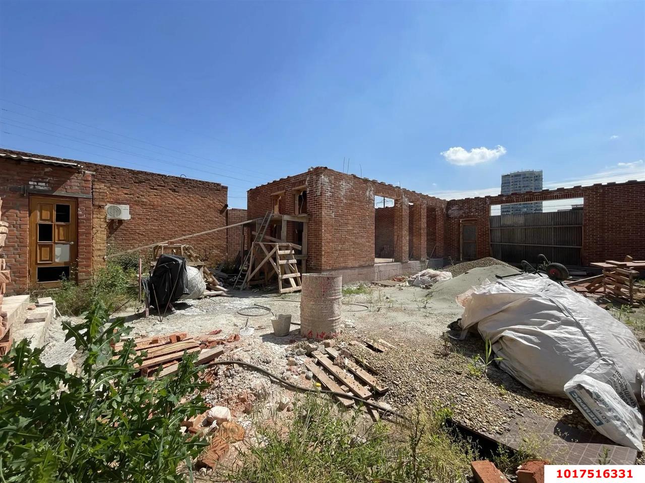 Фото №5: Дом <span class="whitespace-nowrap">319 м²</span> <span class="whitespace-nowrap">+ 6.04 сот.</span>, <span class="whitespace-nowrap">2 эт.</span> - Краснодар, Прикубанский внутригородской округ, мкр. Славянский, пр-д 3-й Линии, 72