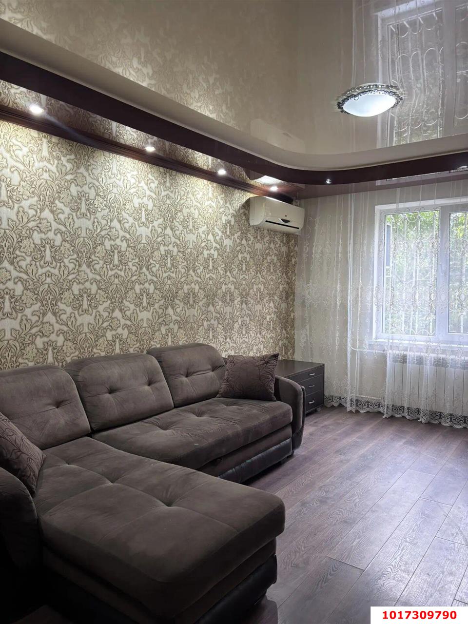 Фото №10: 3-комнатная квартира <span class="whitespace-nowrap">69 м²</span>, <span class="whitespace-nowrap">1/10 эт.</span> - Краснодар, Западный внутригородской округ, мкр. Юбилейный, пр-кт Чекистов, 3/1