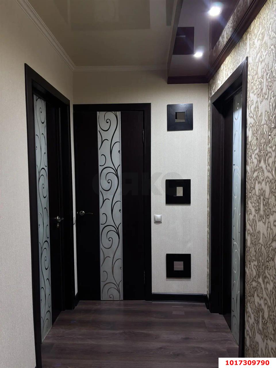 Фото №5: 3-комнатная квартира <span class="whitespace-nowrap">69 м²</span>, <span class="whitespace-nowrap">1/10 эт.</span> - Краснодар, Западный внутригородской округ, мкр. Юбилейный, пр-кт Чекистов, 3/1