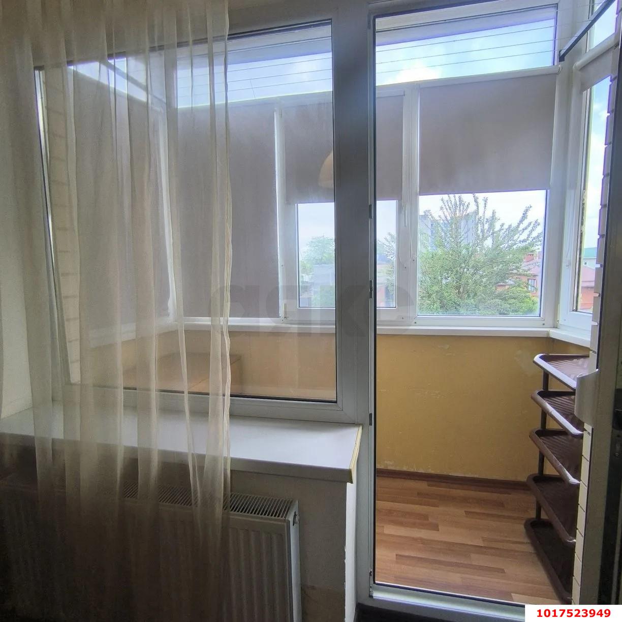 Фото №10: 1-комнатная квартира <span class="whitespace-nowrap">30 м²</span>, <span class="whitespace-nowrap">3/4 эт.</span> - Краснодар, Западный внутригородской округ, мкр. Центральный, ул. Братьев Игнатовых, 52/1