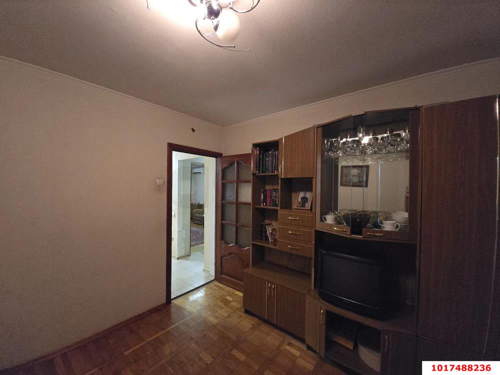Фото №9: 2-комнатная квартира <span class="whitespace-nowrap">55 м²</span>, <span class="whitespace-nowrap">1/12 эт.</span> - Краснодар, Западный внутригородской округ, мкр. Юбилейный, б-р Платановый, 10