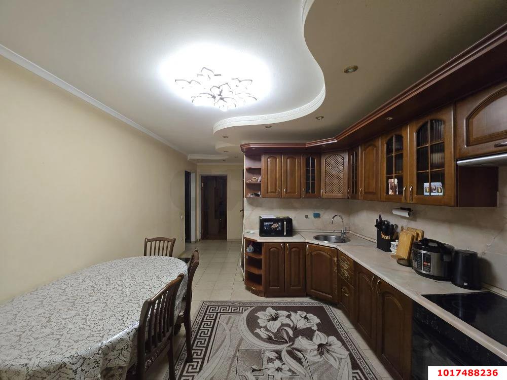 Фото №2: 2-комнатная квартира <span class="whitespace-nowrap">55 м²</span>, <span class="whitespace-nowrap">1/12 эт.</span> - Краснодар, Западный внутригородской округ, мкр. Юбилейный, б-р Платановый, 10