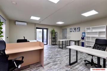 Фото №1: Офисное помещение <span class="whitespace-nowrap">33 м²</span>, <span class="whitespace-nowrap">1/3 эт.</span> - Краснодар, мкр. Дубинка, ул. Маяковского, 160